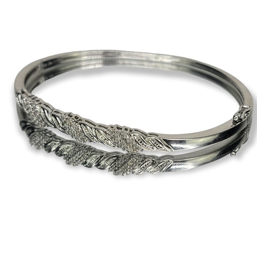 Heng Ngai Diamond Hinged Bangle Bracelet in 925 Sterling Silver